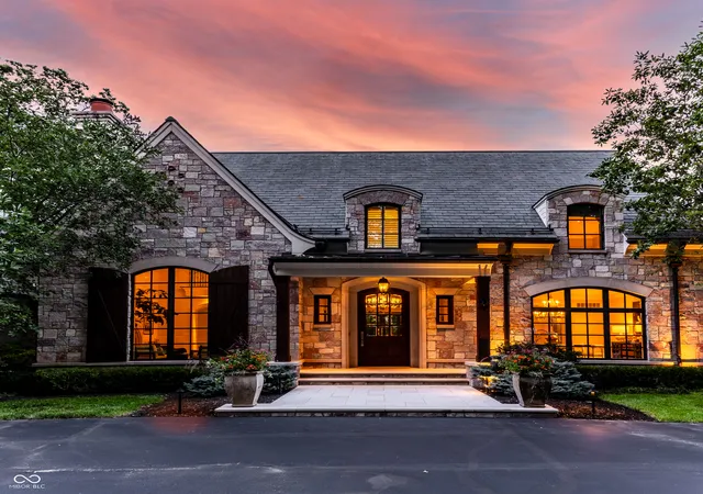 3rd image of 11555 Willow Springs Dr, Zionsville, IN 46077 | MLS# 22118044