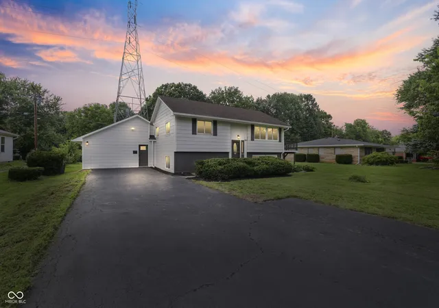 Photo 2 of Single family home for sale at 4404 Westbourne Dr, Indianapolis, IN 46205 | MLS# 22118053 | Listing updated on 2026-09-05