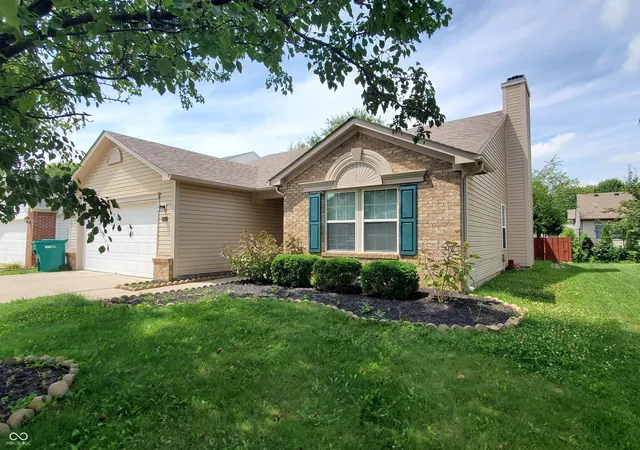 Photo 1 of Single family home for sale at 10450 Lookout Ln, Indianapolis, IN 46234 | MLS# 22118054 | Listing updated on 2026-08-28