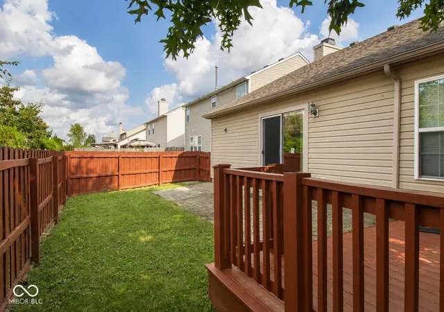 Photo 3 of Single family home for sale at 10450 Lookout Ln, Indianapolis, IN 46234 | MLS# 22118054 | Listing updated on 2026-08-28