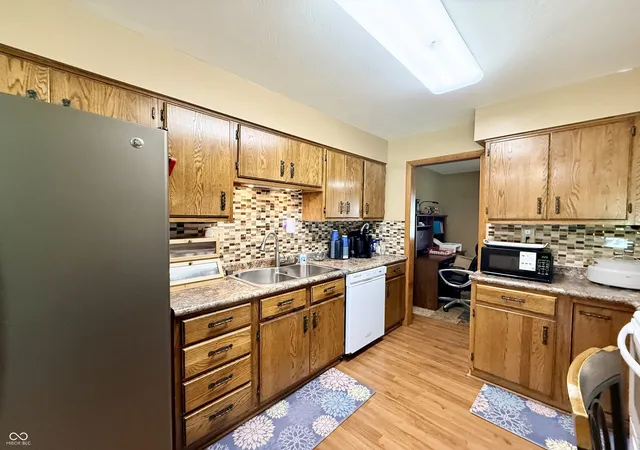 Photo 4 of Sale Pending at 1117 W Watson Dr, Crawfordsville, IN 47933 | MLS# 22118061 | Listing updated on 2026-08-07