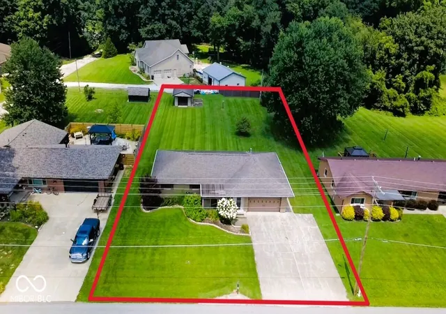 Photo 3 of Single family home for sale at 106 W Anderson St, Rockville, IN 47872 | MLS# 22118073 | Listing updated on 2026-08-13