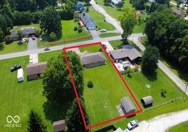Photo 3 of Single family home for sale at 106 W Anderson St, Rockville, IN 47872 | MLS# 22118073 | Listing updated on 2026-10-21