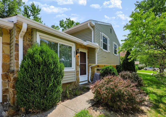 2nd image of 6513 Apollo Wy, Indianapolis, IN 46278 | MLS# 22118075