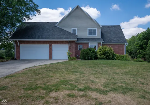 2nd image of 1796 Willow Bend Ct, Avon, IN 46123 | MLS# 22118083