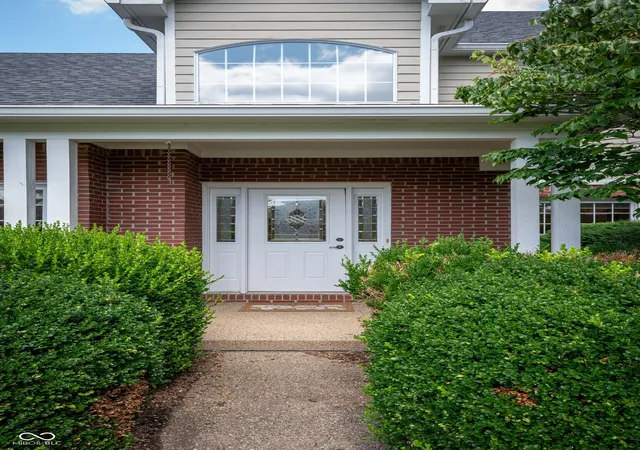 Photo 3 of Single family home for sale at 1796 Willow Bnd Ct, Avon, IN 46123 | MLS# 22118083 | Listing updated on 2026-08-12