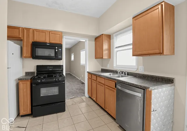 Photo 3 of Single family home for sale at 131 N 6th Avenue, Beech Grove, IN 46107 | MLS# 22118088 | Listing updated on 2026-09-28