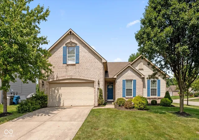 1st image of 1322 Landsbrook Dr, Indianapolis, IN 46260 | MLS# 22118092