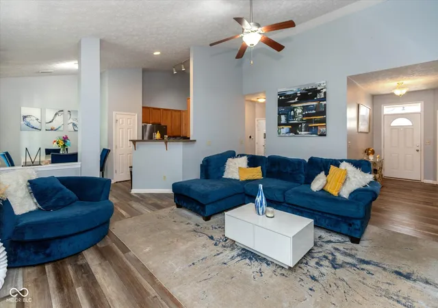 5th image of 1322 Landsbrook Dr, Indianapolis, IN 46260 | MLS# 22118092