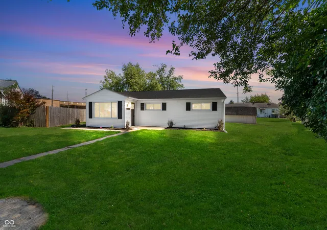2nd image of 904 Twin Circle Dr, Seymour, IN 47274 | MLS# 22118117