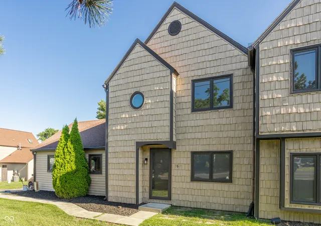 Photo 2 of Sale Pending at 9617 Highgate Cir N, Indianapolis, IN 46250 | MLS# 22118119 | Listing updated on 2026-09-20