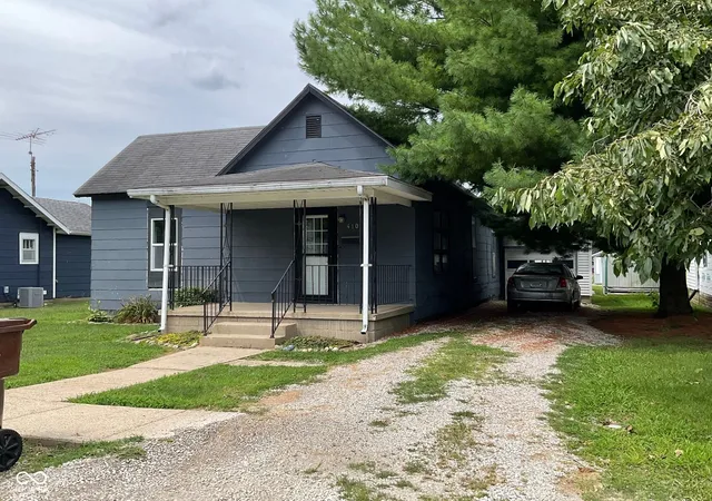 Photo 2 of Single family home for sale at 410 Barton St, Rockville, IN 47872 | MLS# 22118125 | Listing updated on 2026-08-06