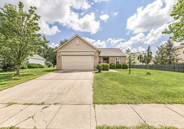 Photo 2 of Single family home for sale at 10695 Magenta Dr, Noblesville, IN 46060 | MLS# 22118133 | Listing updated on 2026-08-12