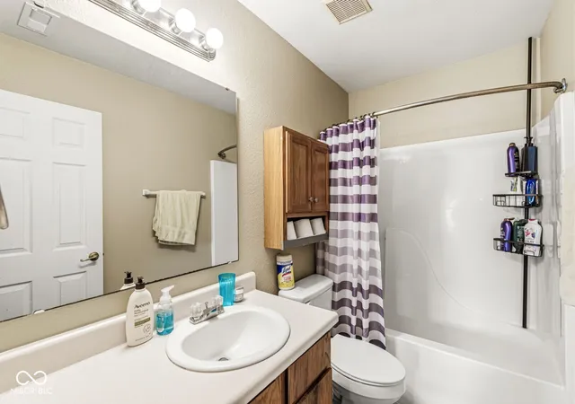 Photo 3 of Single family home for sale at 10695 Magenta Dr, Noblesville, IN 46060 | MLS# 22118133 | Listing updated on 2026-08-12