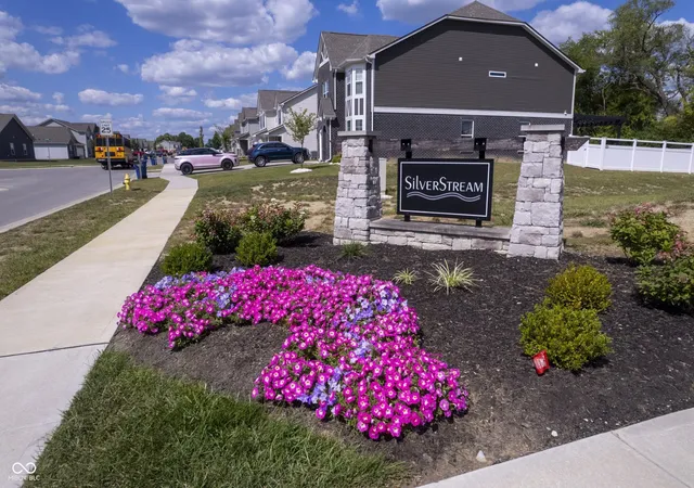 2nd image of 5126 Topaz Pointe Blvd, Indianapolis, IN 46235 | MLS# 22118135