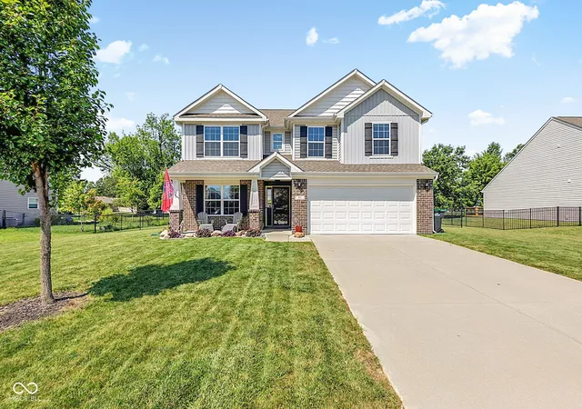 Photo 3 of Single family home for sale at 80 Blue Lace Dr, Whiteland, IN 46184 | MLS# 22118138 | Listing updated on 2026-10-07