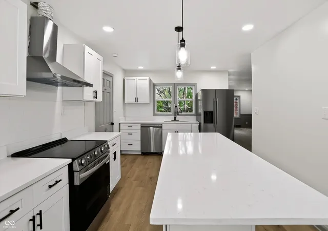 Photo 3 of Single family home for sale at 10465 Woodlawn Dr, Carmel, IN 46280 | MLS# 22118140 | Listing updated on 2026-08-10