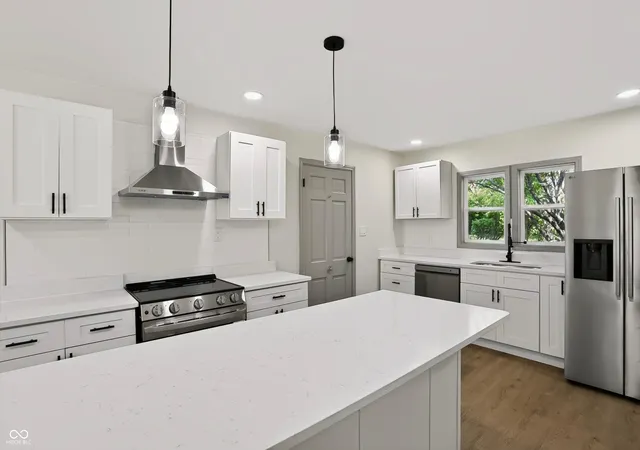 Photo 3 of Single family home for sale at 10465 Woodlawn Dr, Carmel, IN 46280 | MLS# 22118140 | Listing updated on 2026-08-10