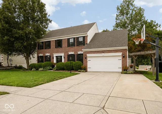 2nd image of 1852 Valleywood Dr, Avon, IN 46123 | MLS# 22118144