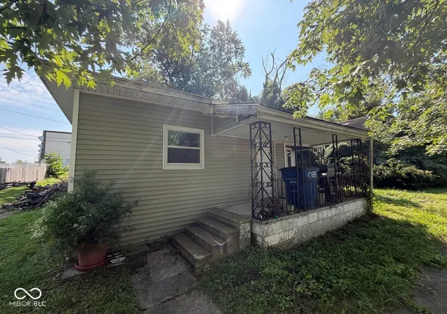 Photo 2 of Sale Pending at 312 L St, Bedford, IN 47421 | MLS# 22118154 | Listing updated on 2026-10-02