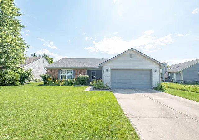 1st image of 2013 Yosemite Dr, Lebanon, IN 46052 | MLS# 22118156