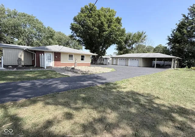 Single family home for sale at 4105 N Talley Rd, Columbus, IN 47203 | MLS# 22118175