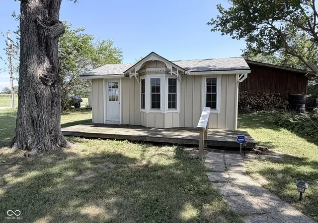 Photo 3 of Single family home for sale at 4105 N Talley Rd, Columbus, IN 47203 | MLS# 22118175 | Listing updated on 2026-09-23