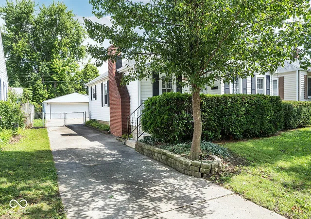 Photo 3 of Sale Pending at 5108 Ford St, Speedway, IN 46224 | MLS# 22118181 | Listing updated on 2026-08-26