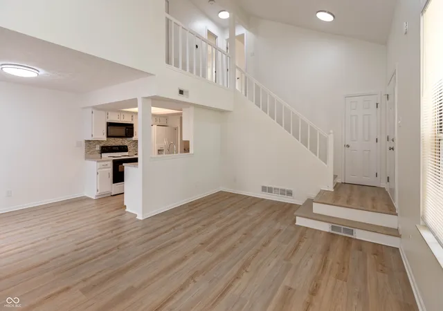 3rd image of 6426 Bayside South Dr, Indianapolis, IN 46250 | MLS# 22118196