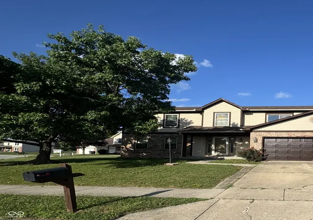 2nd image of 1129 Fontana Ct, Indianapolis, IN 46229 | MLS# 22118198