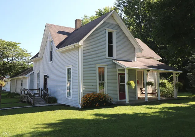 1st image of 302 E Washington St, Waynetown, IN 47990 | MLS# 22118224