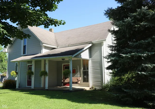 2nd image of 302 E Washington St, Waynetown, IN 47990 | MLS# 22118224