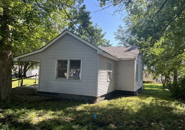 2nd image of 2210 Sherman, Anderson, IN 46016 | MLS# 22118228