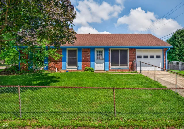 1st image of 302 Oakden Rd, Whiteland, IN 46184 | MLS# 22118230