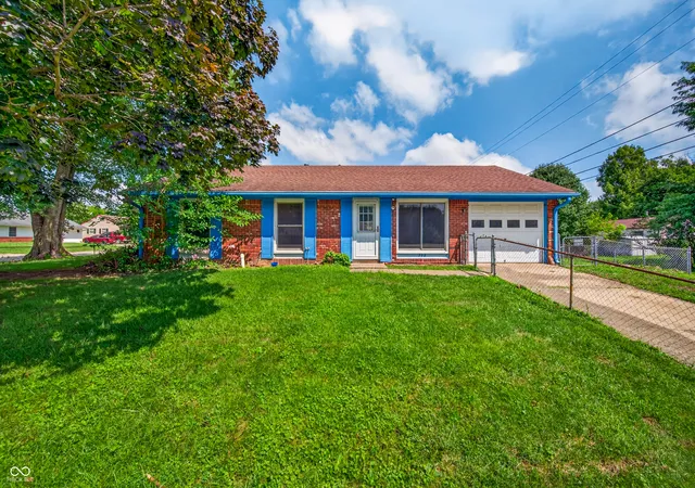 2nd image of 302 Oakden Rd, Whiteland, IN 46184 | MLS# 22118230