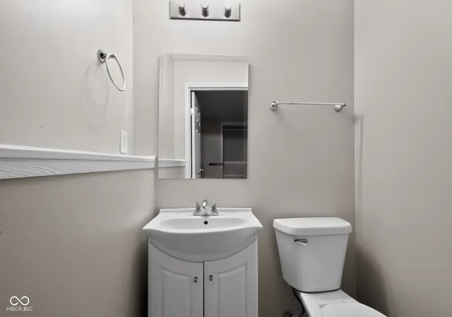 Photo 4 of Single family home for sale at 6824 Cordova Dr, Indianapolis, IN 46221 | MLS# 22118252 | Listing updated on 2026-10-02