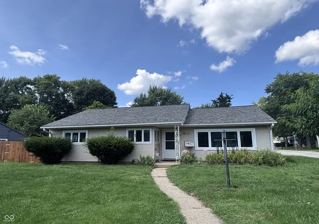 1st image of 1302 Kent Dr, Crawfordsville, IN 47933 | MLS# 22118283