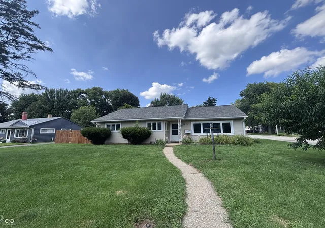 2nd image of 1302 Kent Dr, Crawfordsville, IN 47933 | MLS# 22118283