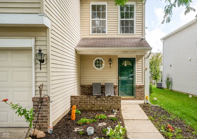 Photo 3 of Single family home for sale at 9444 W Constellation Dr, Pendleton, IN 46064 | MLS# 22118289 | Listing updated on 2026-08-10