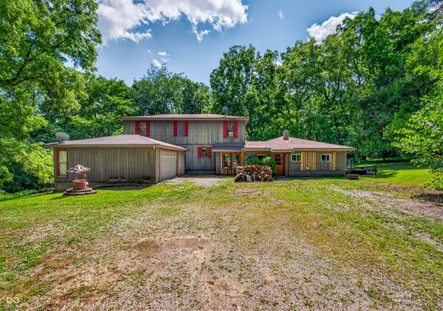 Photo 2 of Sale Pending at 3851 Plum Crk Rd, Nashville, IN 47448 | MLS# 22118318 | Listing updated on 2026-09-22