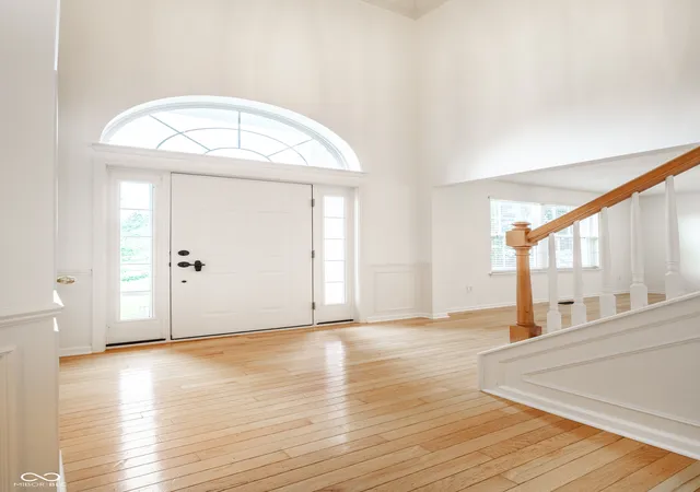 2nd image of 16604 Lakeville Xing, Westfield, IN 46074 | MLS# 22118320