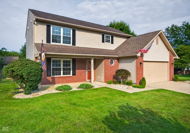 1st image of 786 Lake Crossing Ct, Franklin, IN 46131 | MLS# 22118328