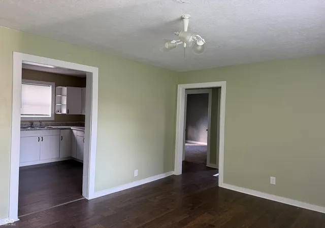 Photo 5 of Single family home for sale at 1618 W 17th Street, Anderson, IN 46016 | MLS# 22118361 | Listing updated on 2026-08-11