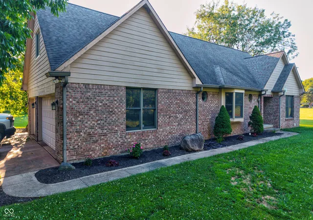 Photo 3 of Sale Pending at 3360 N County Rd 525 W, North Salem, IN 46165 | MLS# 22118364 | Listing updated on 2026-09-22