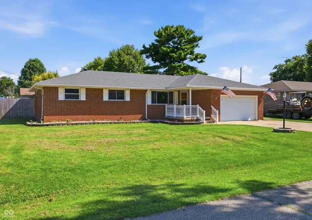1st image of 912 W 10th St, Greensburg, IN 47240 | MLS# 22118375
