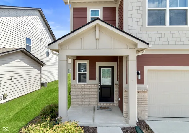 Photo 2 of Single family home for sale at 717 Oxford Ln, Danville, IN 46122 | MLS# 22118415 | Listing updated on 2026-09-06