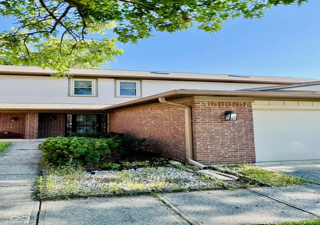 2nd image of 6446 Bay Harbor Ln, Indianapolis, IN 46254 | MLS# 22118416
