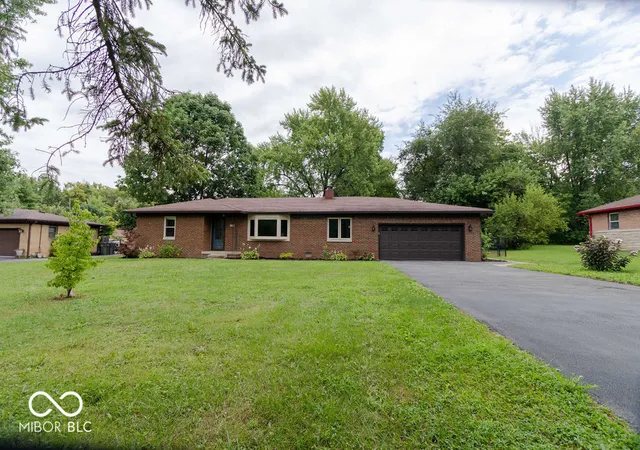 Photo 3 of Single family home for sale at 4435 Chatham Pl, Indianapolis, IN 46226 | MLS# 22118419 | Listing updated on 2026-09-30