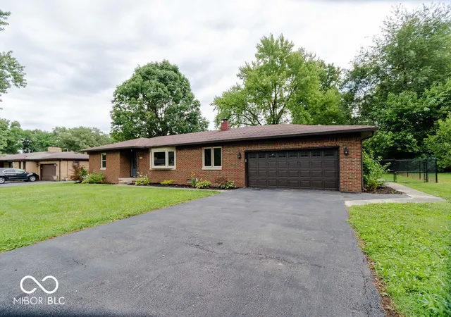 Photo 3 of Single family home for sale at 4435 Chatham Pl, Indianapolis, IN 46226 | MLS# 22118419 | Listing updated on 2026-09-30