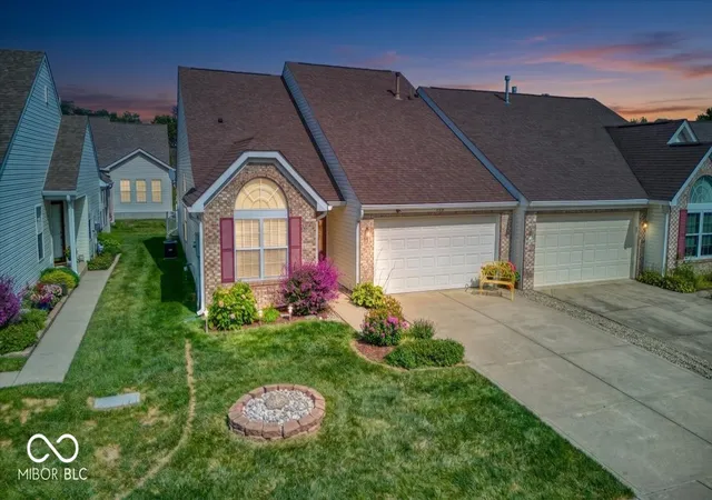 2nd image of 2825 Cadogan Dr, Greenwood, IN 46143 | MLS# 22118421